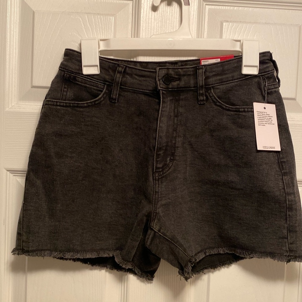 Jennifer Lopez Black Curvy High-Rise Shorts…size 4